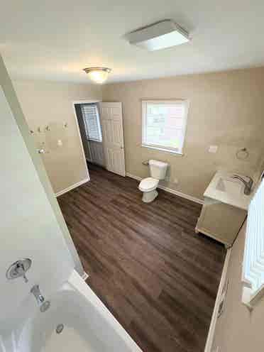 Rooms For Rent near Marta & I-!