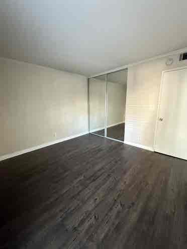 Private Bedroom  Min from CSUN