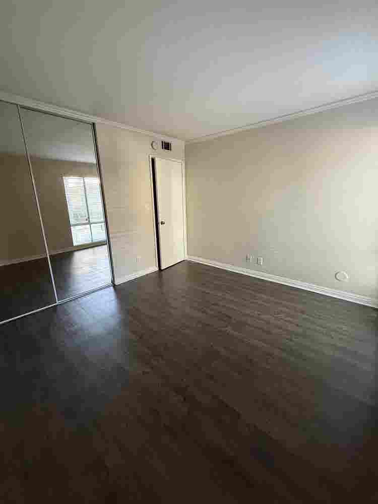 Private Bedroom  Min from CSUN