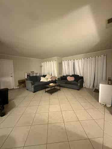 Private Bedroom  Min from CSUN