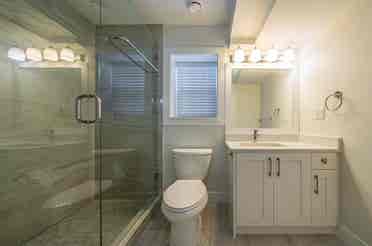 1 Bedroom above ground suite