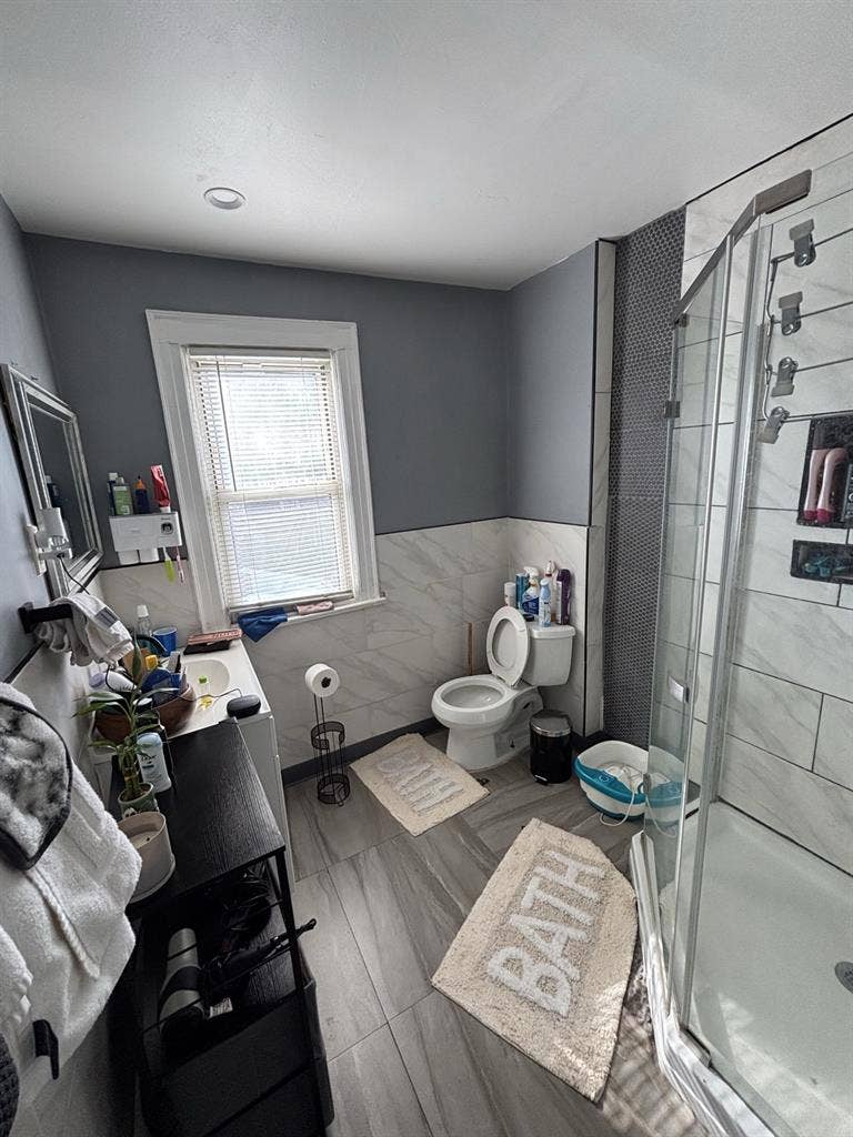 I'm looking for a roommate