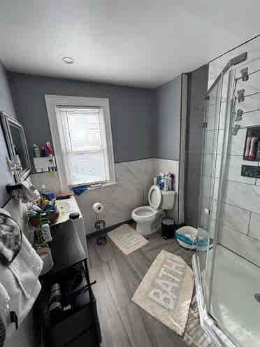 I'm looking for a roommate