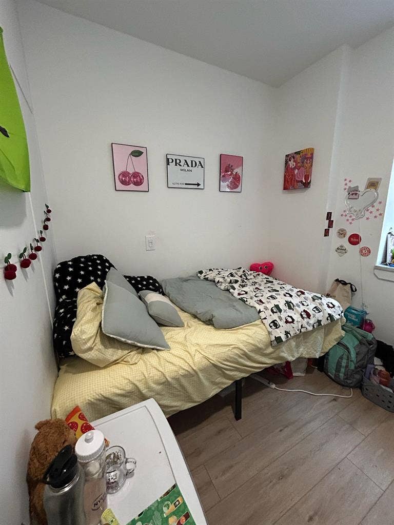 ✨Room Available in Midtown South✨