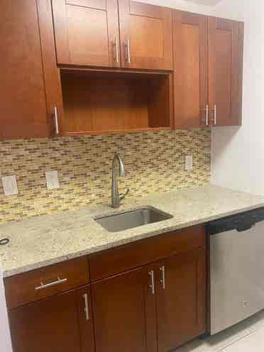 ✨Room Available in Midtown South✨