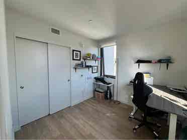 Seeking male roomie for Asian apt