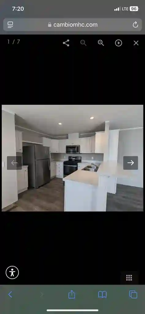 Looking for a decent roommate 🤎