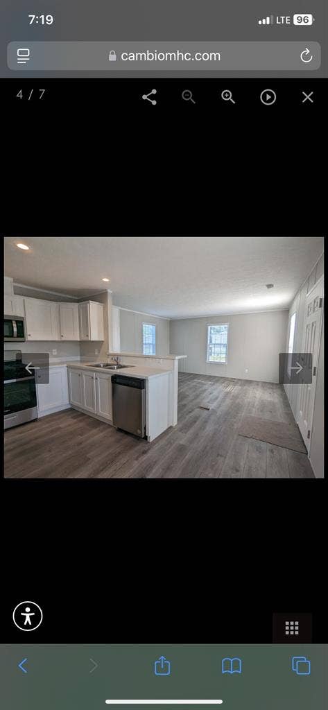 Looking for a decent roommate 🤎