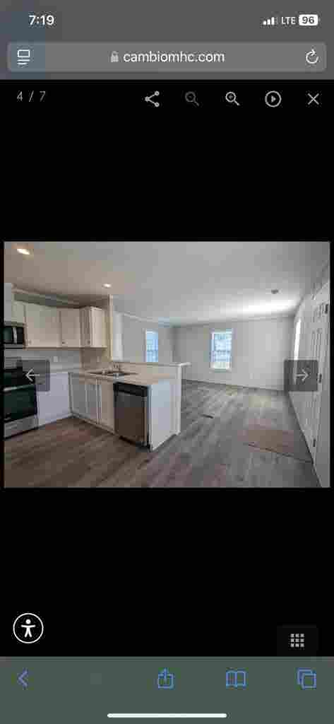 Looking for a decent roommate 🤎