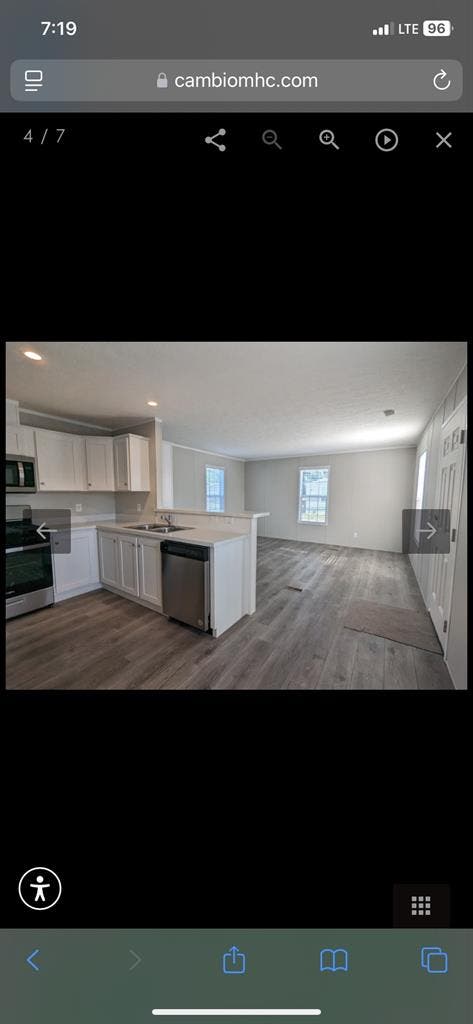 Looking for a decent roommate 🤎