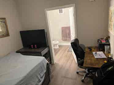 Bath Room for rent