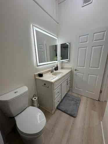 Studio South of Blvd near Freeway