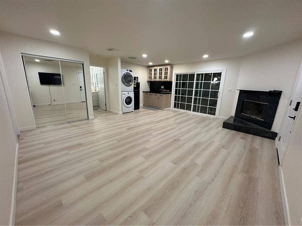 Studio South of Blvd near Freeway