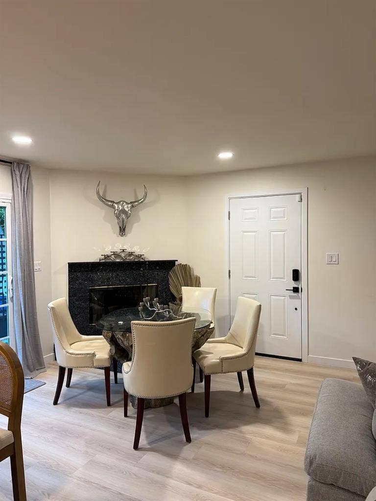 Studio South of Blvd near Freeway