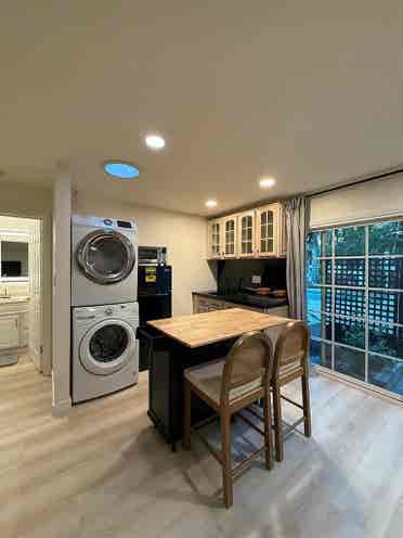 Studio South of Blvd near Freeway