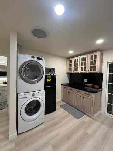 Studio South of Blvd near Freeway
