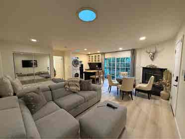 Studio South of Blvd near Freeway