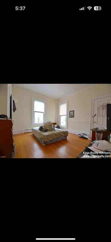 Rooms (2x) for rent in Brighton.