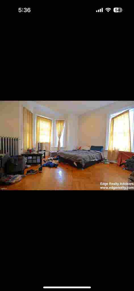 Rooms (2x) for rent in Brighton.