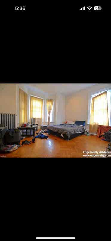 Rooms (2x) for rent in Brighton.
