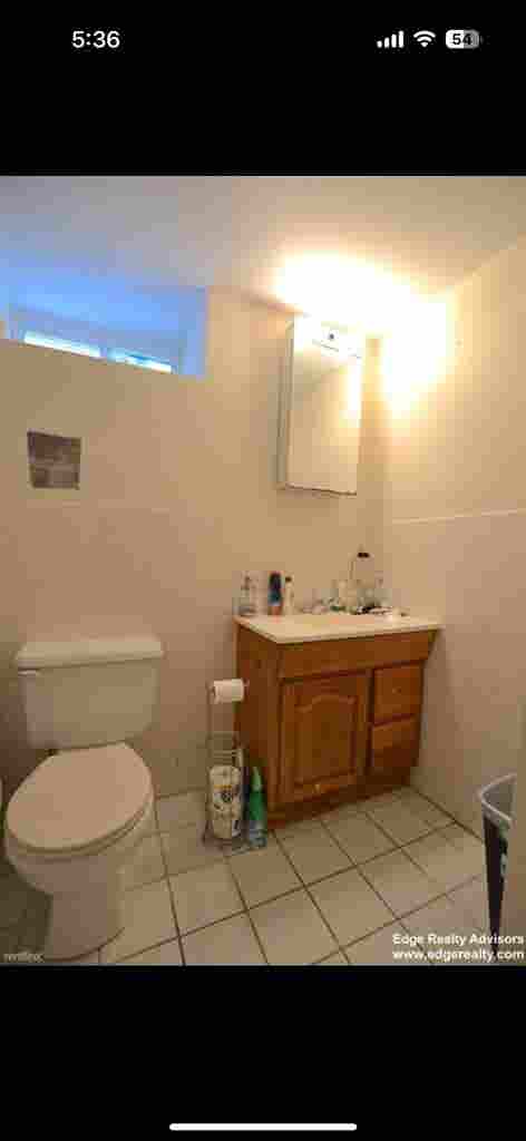 Rooms (2x) for rent in Brighton.