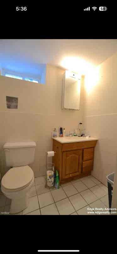 Rooms (2x) for rent in Brighton.
