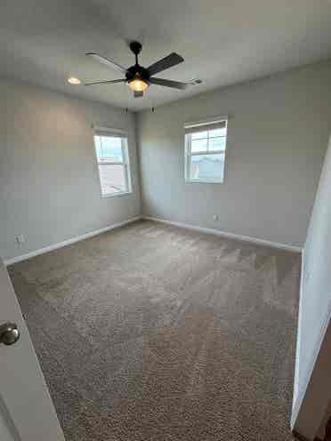 🏡Room for rent, w/ big back yard! 