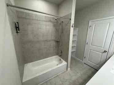 🏡Room for rent, w/ big back yard! 