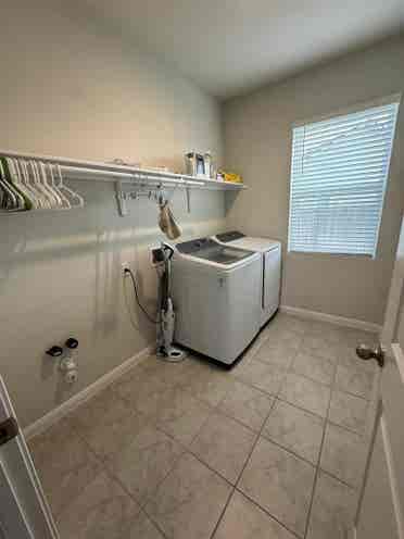 🏡Room for rent, w/ big back yard! 