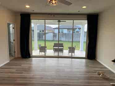 🏡Room for rent, w/ big back yard! 