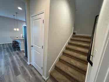 🏡Room for rent, w/ big back yard! 