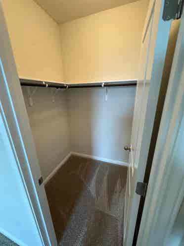 🏡Room for rent, w/ big back yard! 
