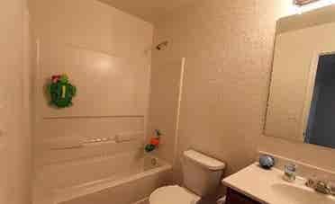 Room For Rent. West Side.