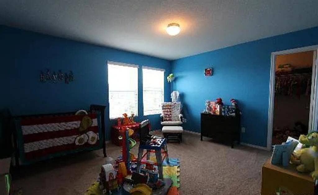 Room For Rent. West Side.