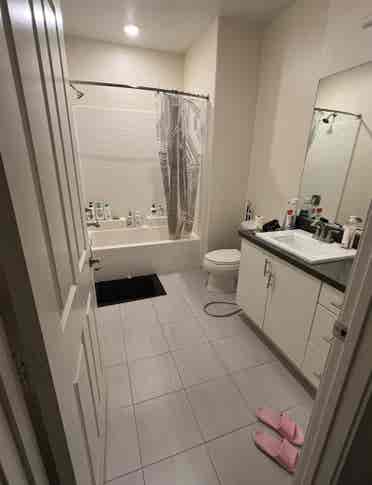 Private room in Torrey Hills