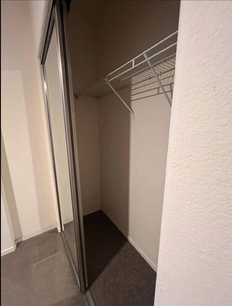 Private room in Torrey Hills