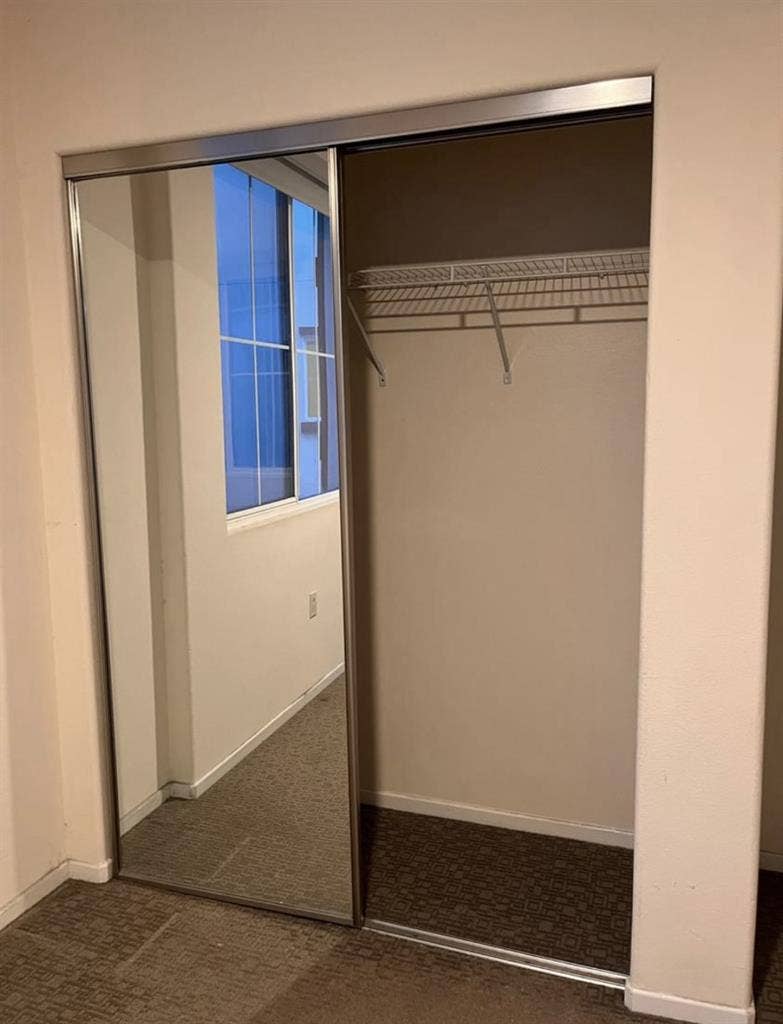 Private room in Torrey Hills