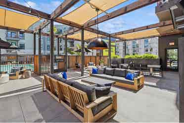 Hollywood Luxury Apartment