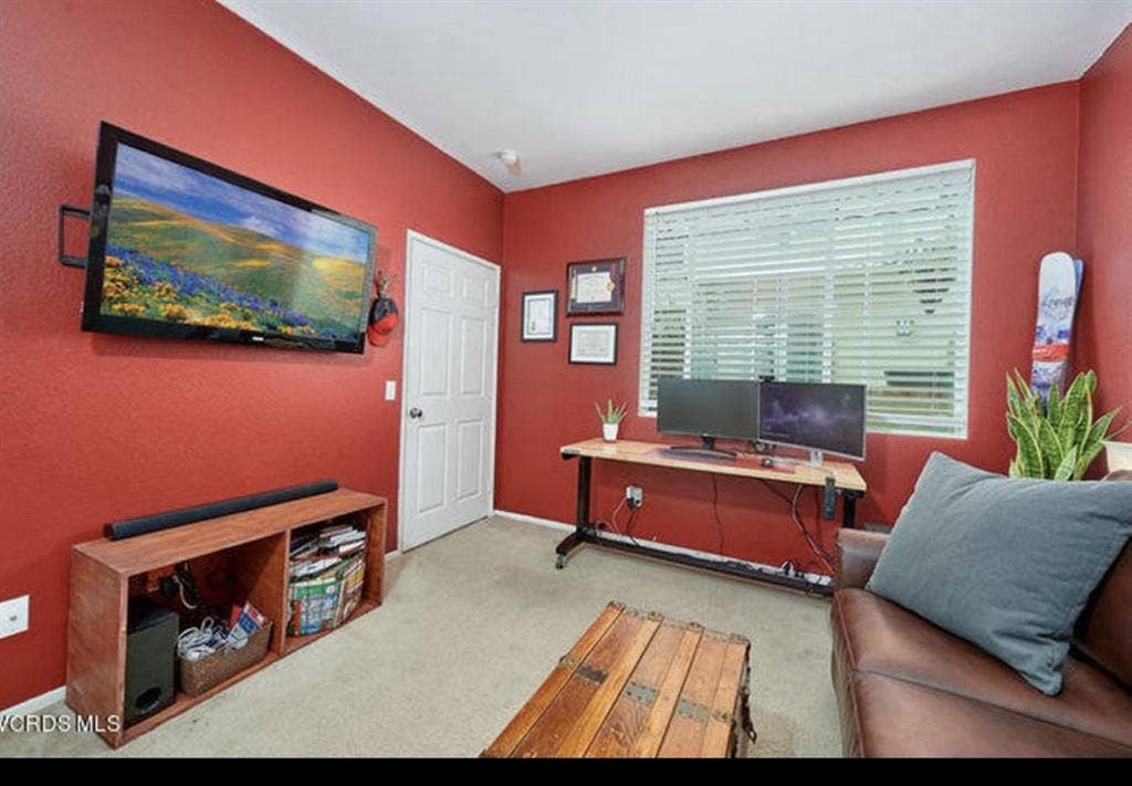 1 bedroom with bathrooms available