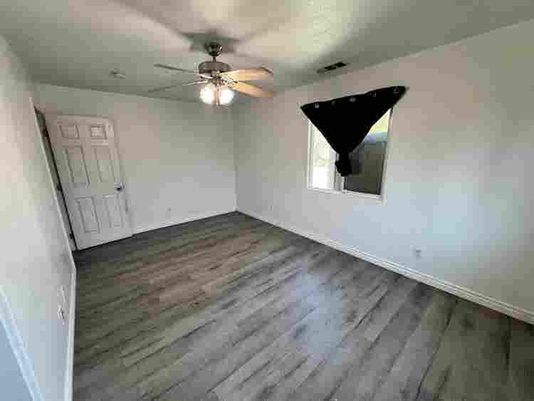 Room for rent with shared bathroom