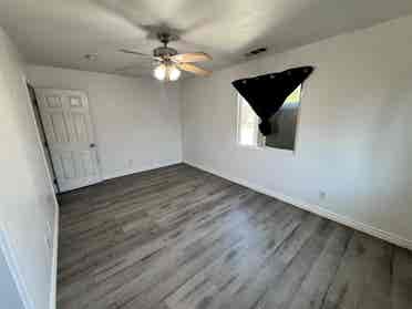 Room for rent with shared bathroom
