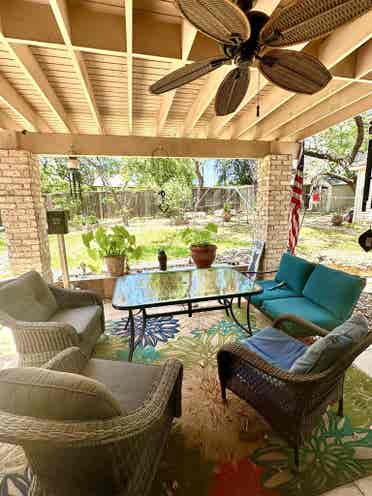 Roommates needed-furnished