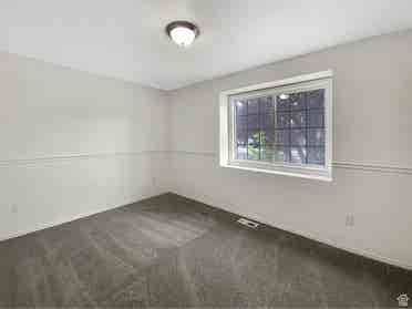 5 bedroom house available for rent
