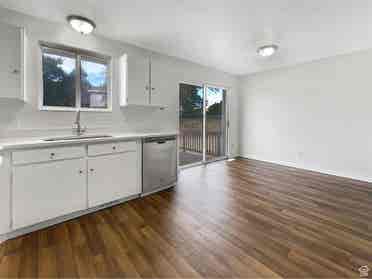 5 bedroom house available for rent