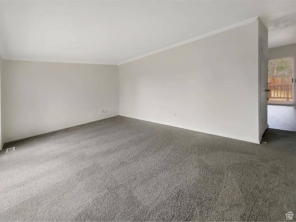 5 bedroom house available for rent