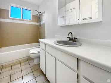 5 bedroom house available for rent