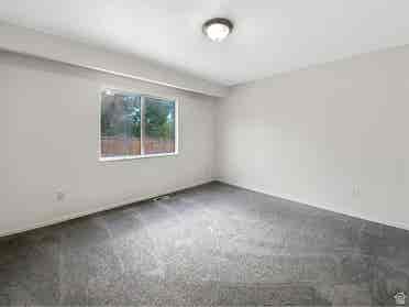 5 bedroom house available for rent