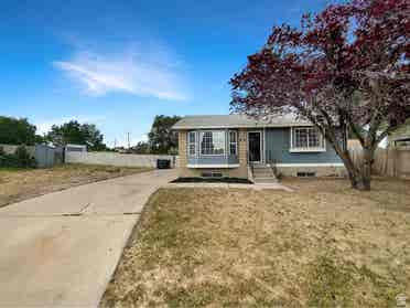 5 bedroom house available for rent