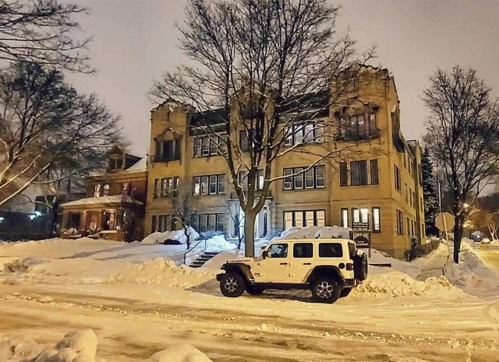 looking for a roommate to sublet