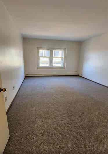 looking for a roommate to sublet